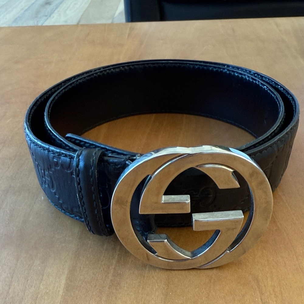 Gucci Black Leather Belt with Silver Buckle